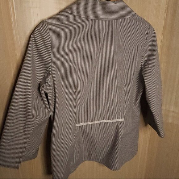 Composd Taupe White Pinstripe High Low Blazer 14 - Picture 4 of 8
